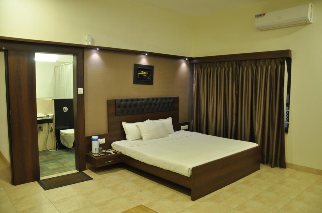 Hotel Jabali Palace Jabalpur Exterior foto
